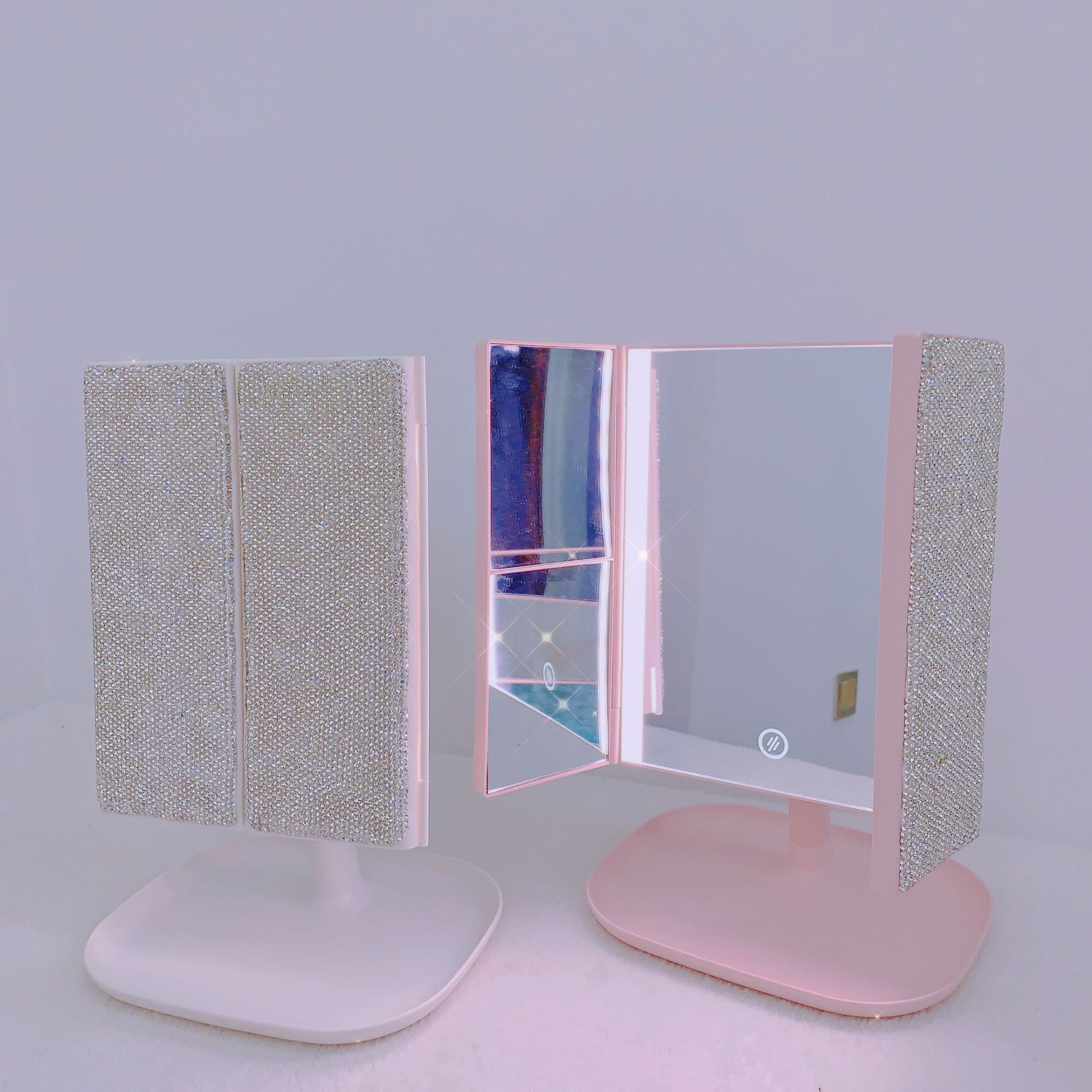 Beauty Forever Makeup - 三つ折り LED 化粧鏡美容ライトポータブルコンパクトデスクトップバニティミラー 2X/3X 拡大鏡回転可能な照明付き化粧鏡