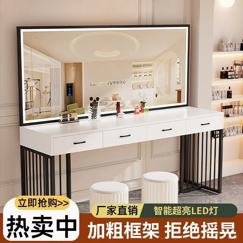モダンなスタジオ用ドレッシングテーブル（ランプ付き）ブライダ - Beauty Makeup Studio のレビューと価格