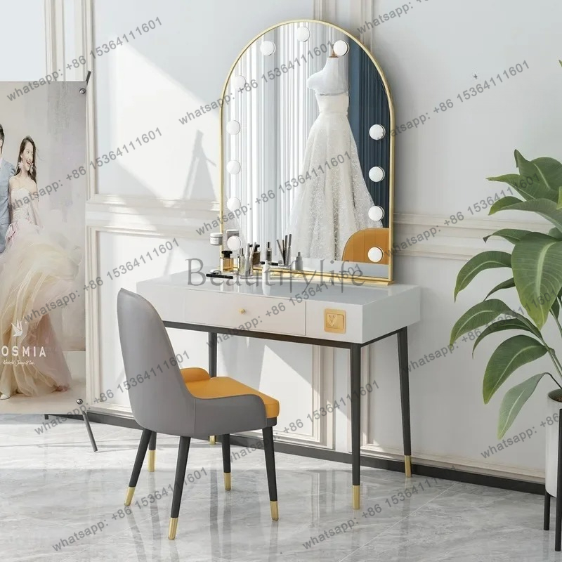 シンプルなランプ付き鏡台、ウェディング写真撮影用プロ仕様メイ - Beauty Makeup Studio のレビューと価格