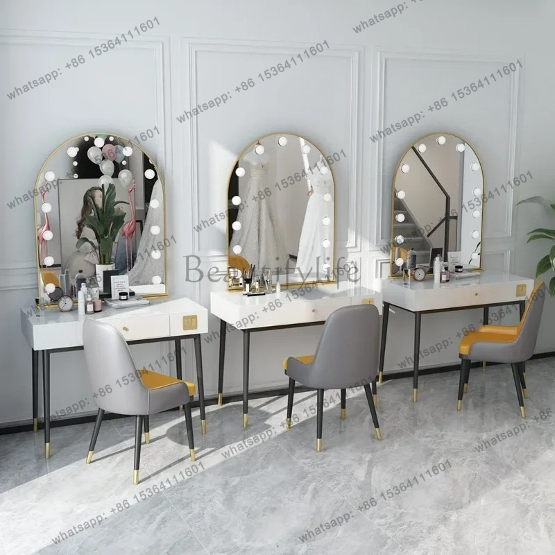 シンプルなランプ付き鏡台、ウェディング写真撮影用プロ仕様メイ - Beauty Makeup Studio のレビューと価格