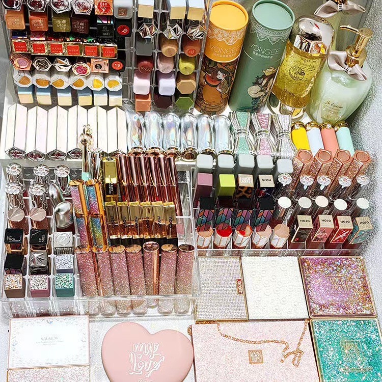 ブランドメイクアップセットラッキーサプライズバッグビーガンメ - Huda Beauty Makeup Kit のレビューと価格