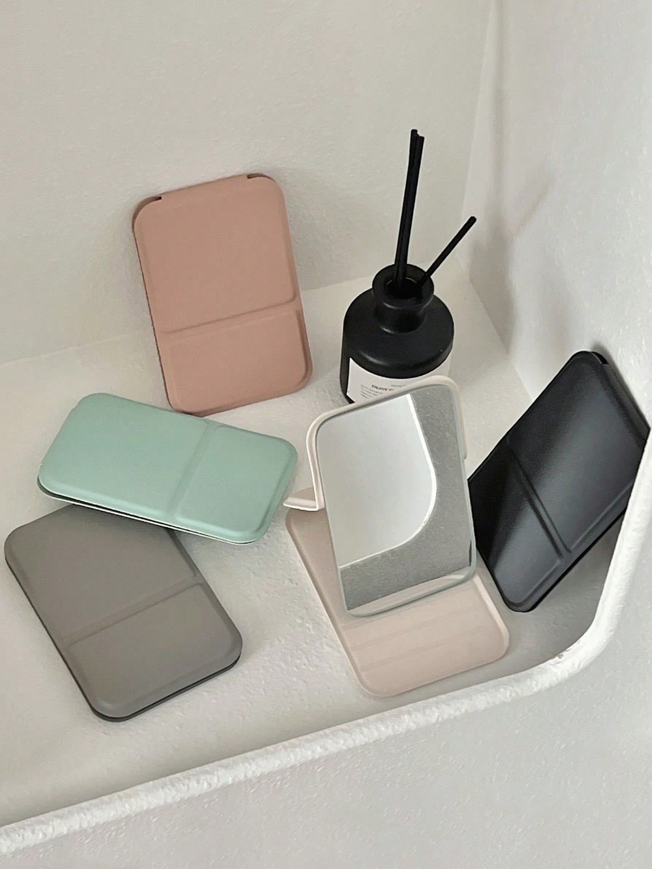 携帯用折りたたみミニメイクアップミラーセット 1/5個入り  - Beauty In Makeup のレビューと価格