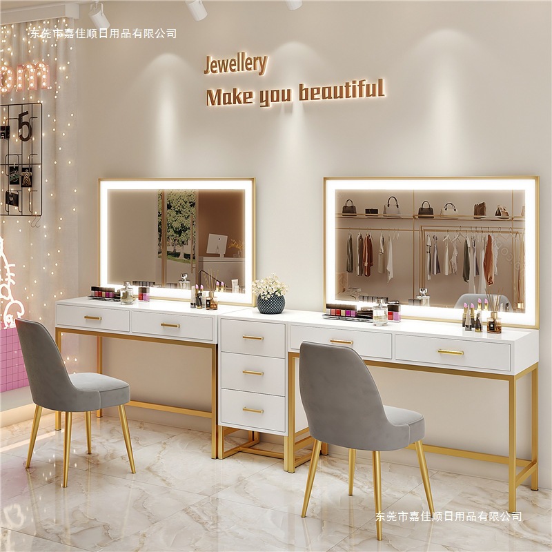 ネイルアートメイクアップアーティストスタジオプロフェッショナ - Beauty Makeup Studio のレビューと価格